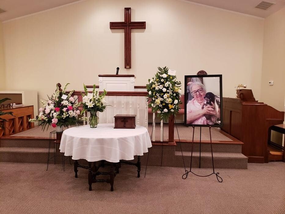 Images Bill Head Funeral Homes & Crematory/ Lilburn Tucker Chapel