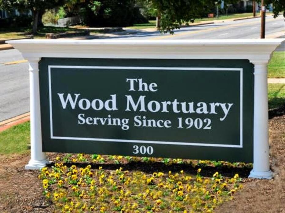 Images The Wood Mortuary, Inc.