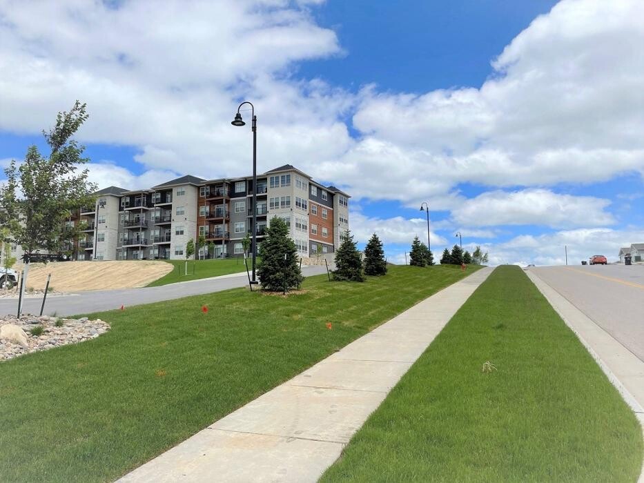 Images Tallgrass Apartments