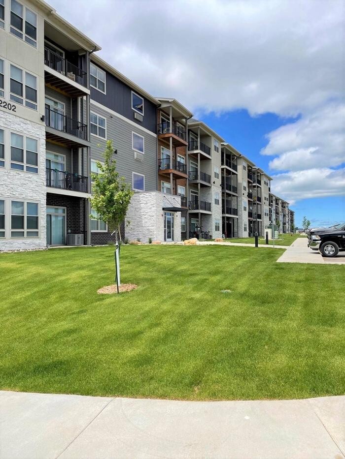 Images Tallgrass Apartments