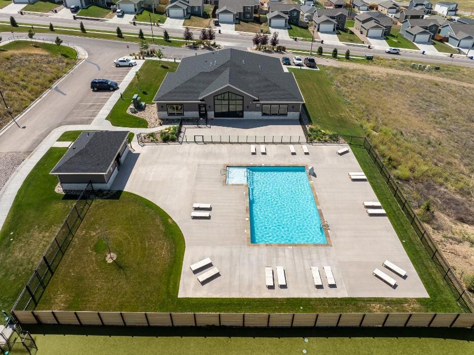Images Tallgrass Apartments