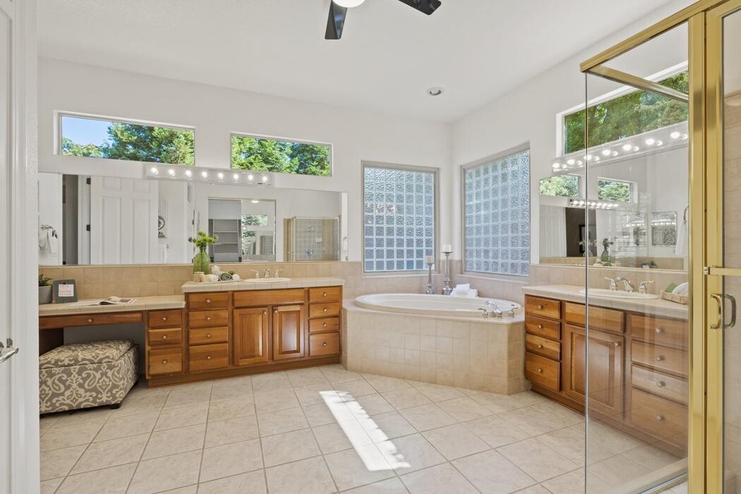 Images Carolan Properties