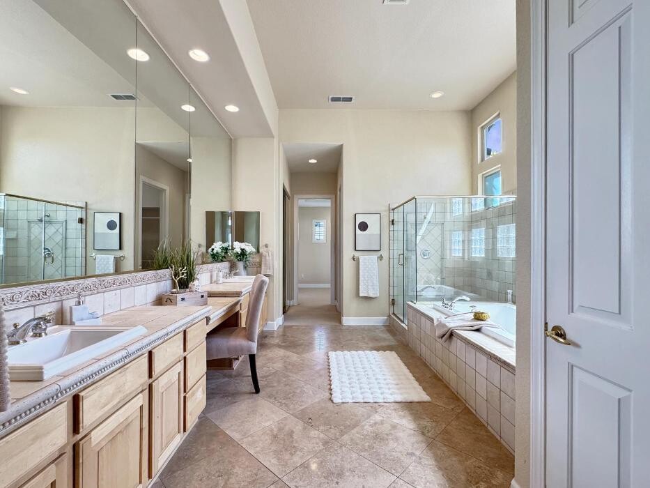 Images Carolan Properties