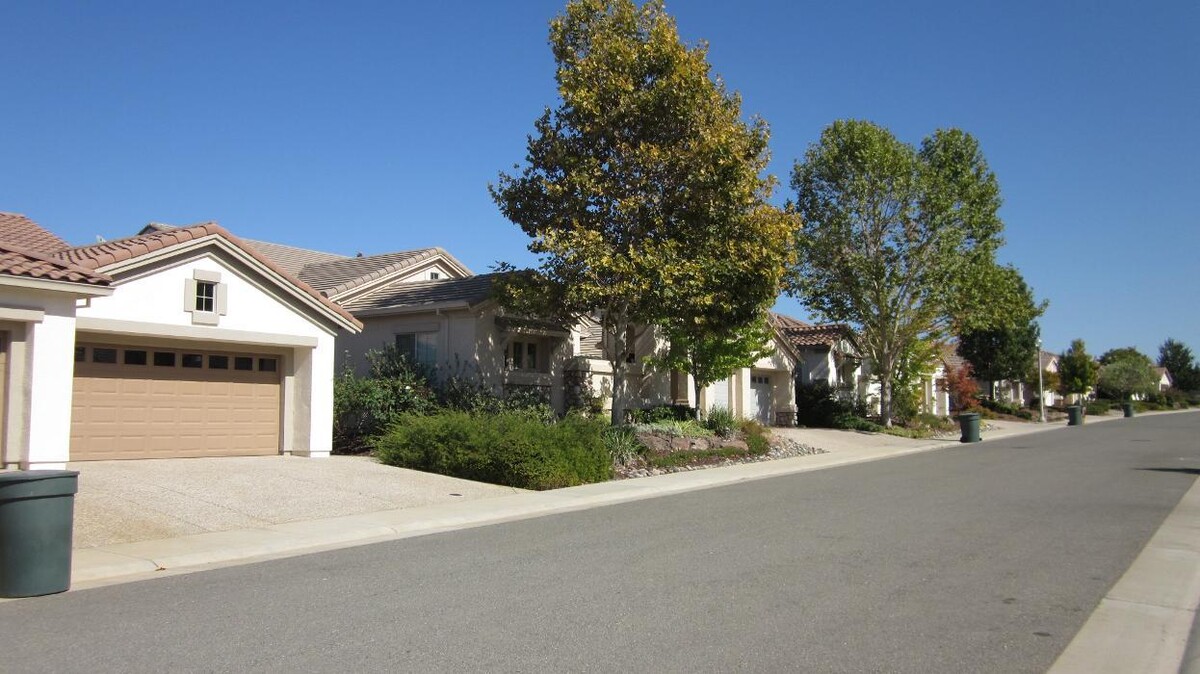 Images Carolan Properties