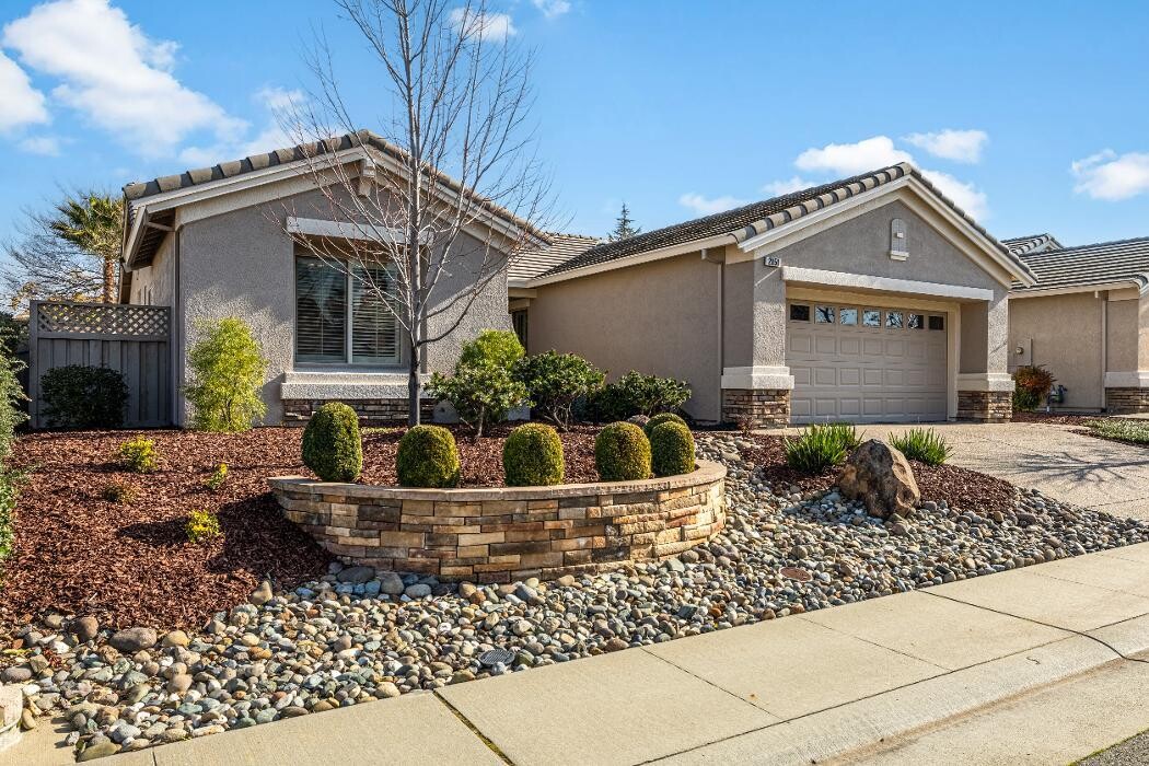 Images Carolan Properties