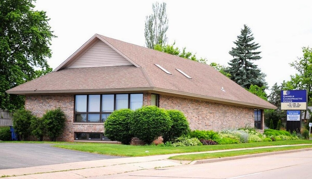 Images Daniels Chiropractic Office