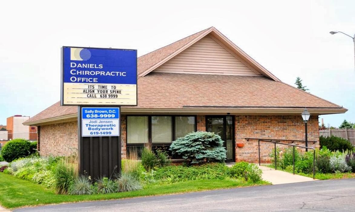 Images Daniels Chiropractic Office