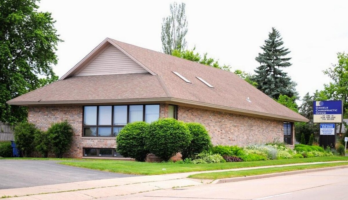 Images Daniels Chiropractic Office