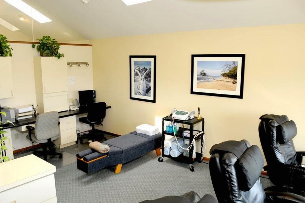 Images Daniels Chiropractic Office