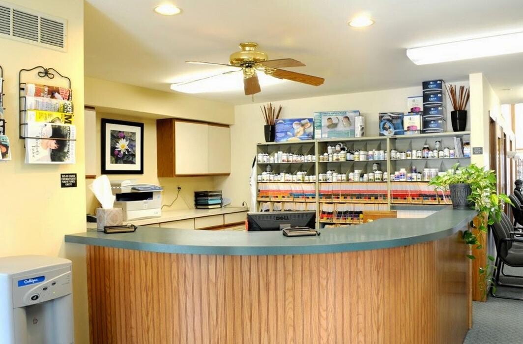 Images Daniels Chiropractic Office