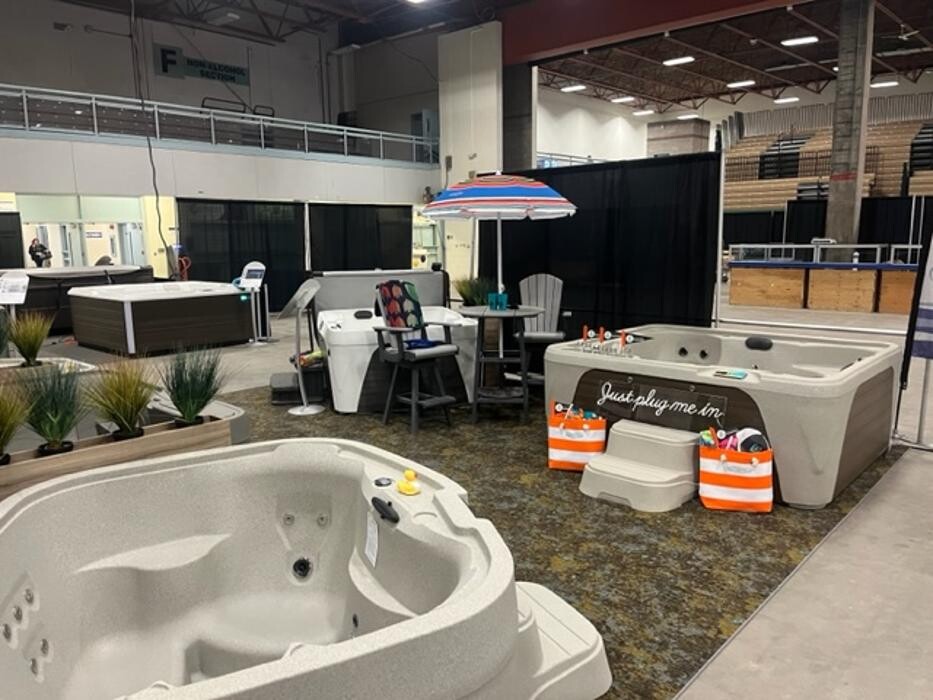 Images All Season Spas and Stoves