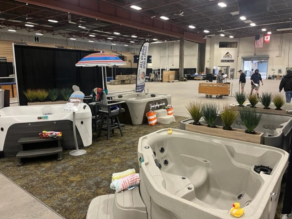 Images All Season Spas and Stoves