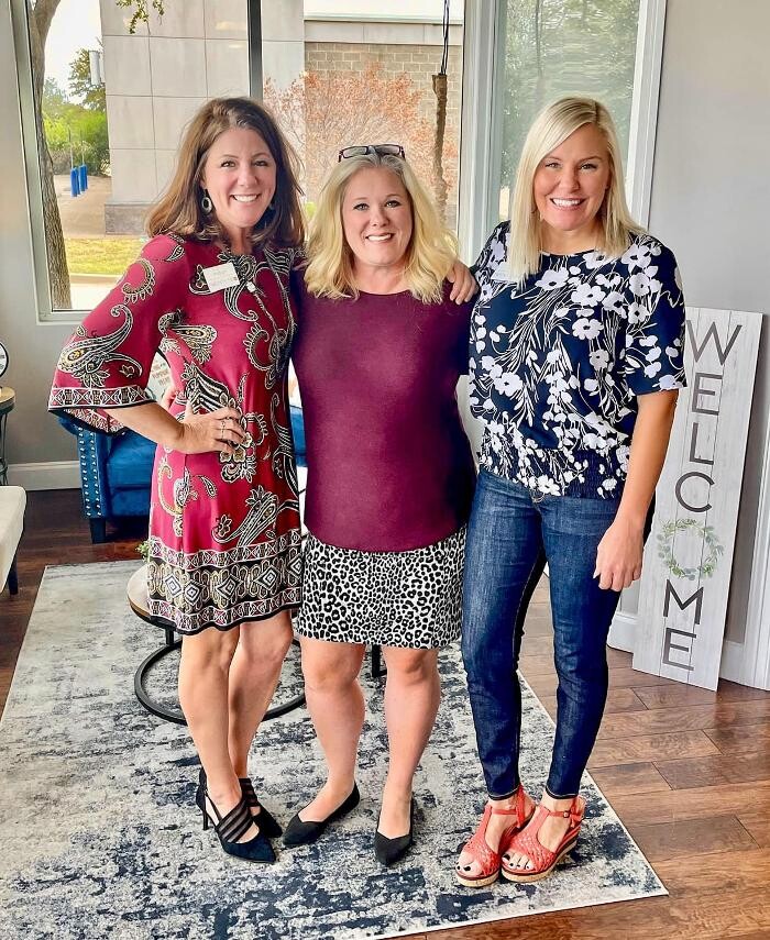 Images Twenty-Two Realty - The Robyn & Lanae Team