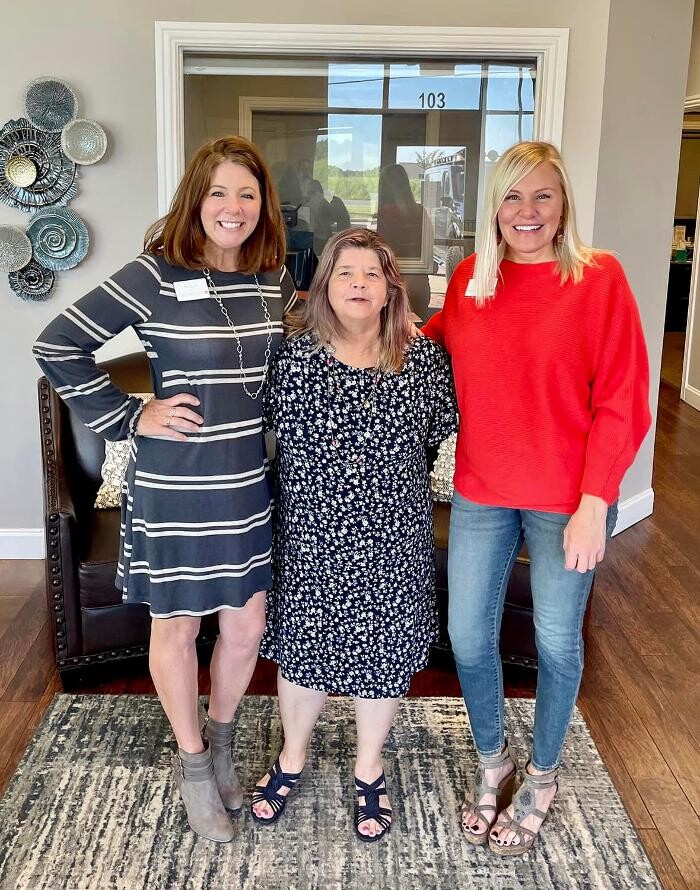 Images Twenty-Two Realty - The Robyn & Lanae Team