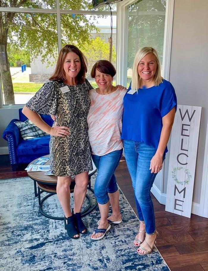 Images Twenty-Two Realty - The Robyn & Lanae Team