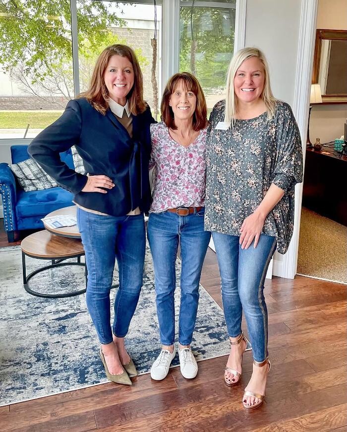 Images Twenty-Two Realty - The Robyn & Lanae Team