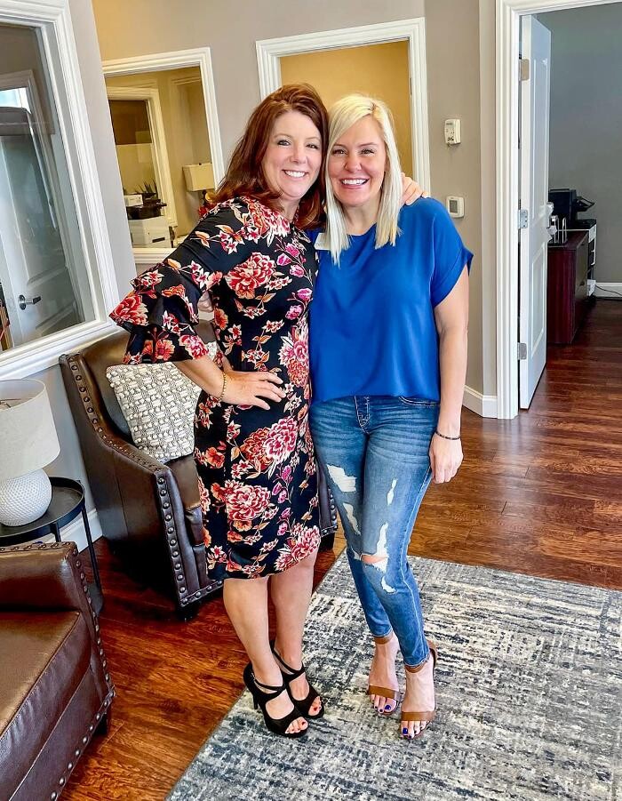 Images Twenty-Two Realty - The Robyn & Lanae Team