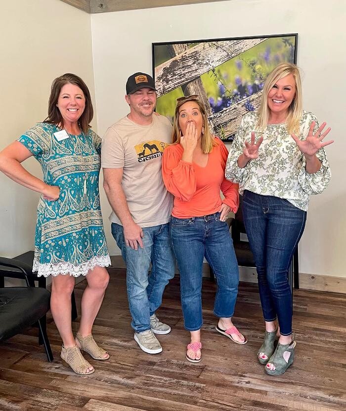 Images Twenty-Two Realty - The Robyn & Lanae Team