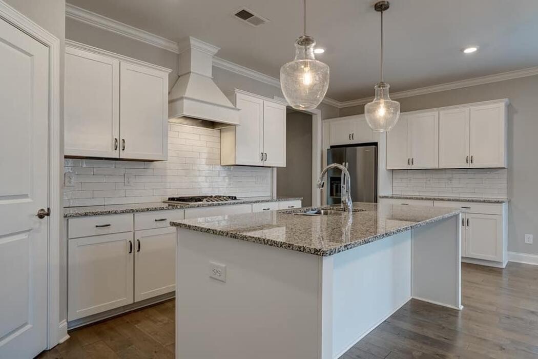Images Lee Marlow - RealtySouth