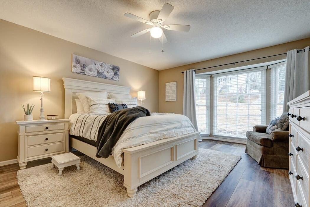 Images Lee Marlow - RealtySouth