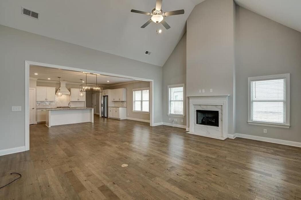Images Lee Marlow - RealtySouth