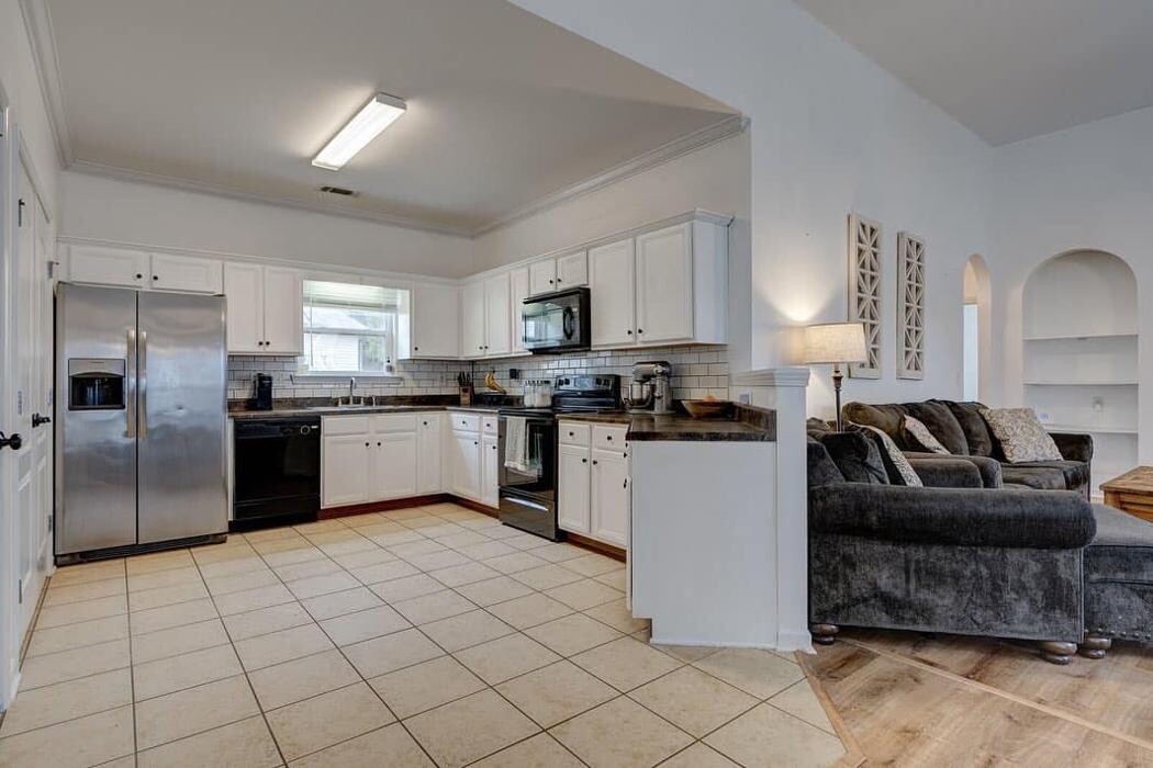 Images Lee Marlow - RealtySouth
