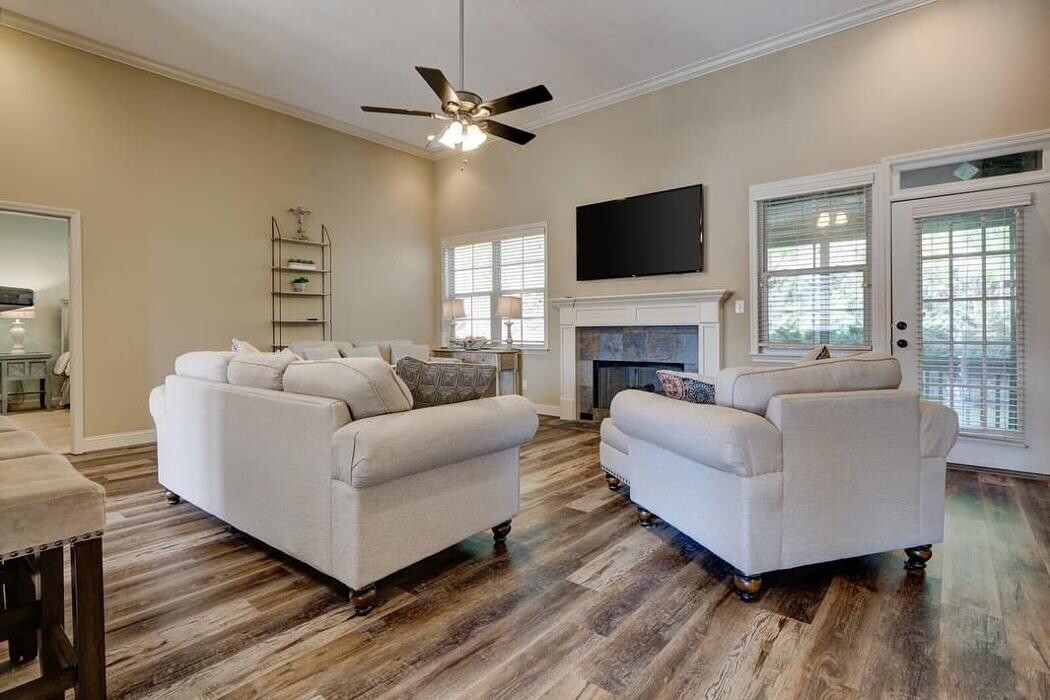 Images Lee Marlow - RealtySouth