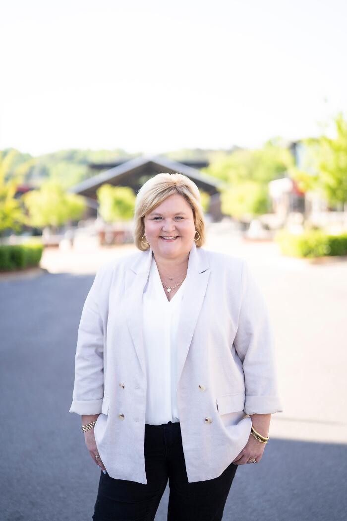 Images Lee Marlow - RealtySouth