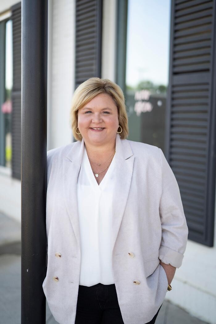 Images Lee Marlow - RealtySouth