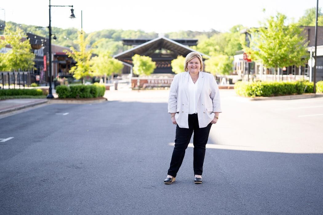 Images Lee Marlow - RealtySouth