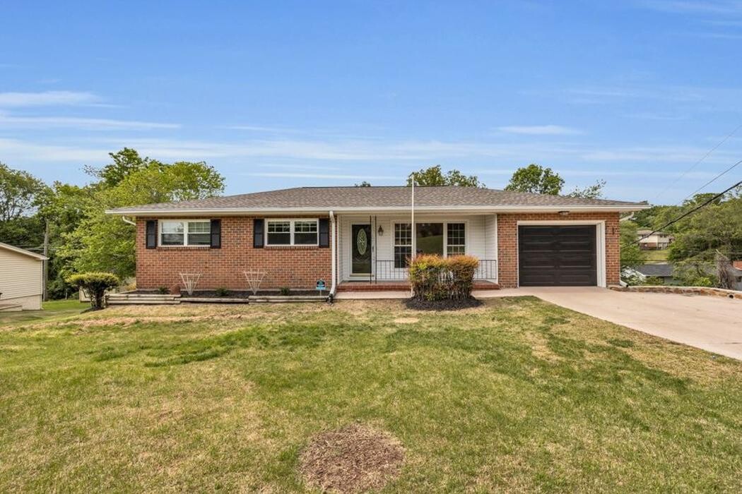 Images Mark Hite Team at Real Estate Partners