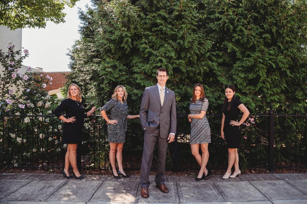 Images Frank Van Dresser Team: RE/MAX Quality Realty