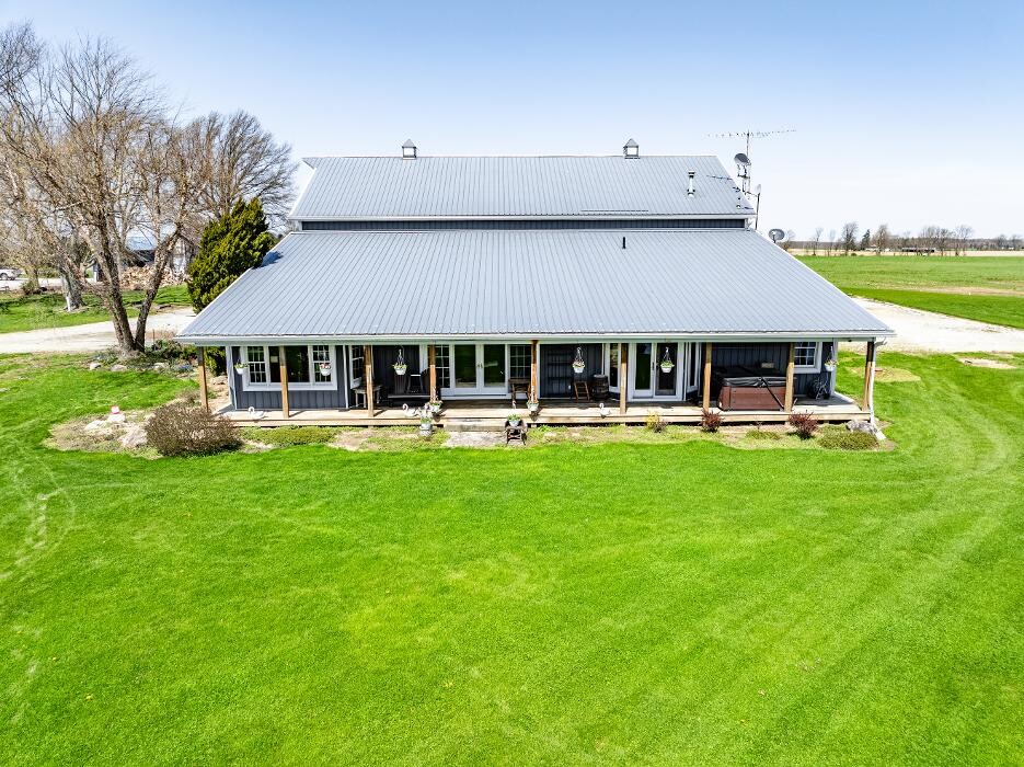 Images Frank Van Dresser Team: RE/MAX Quality Realty