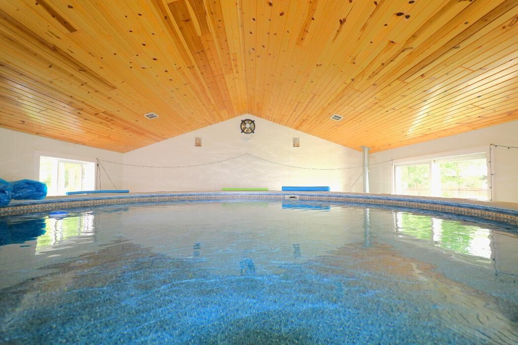 Images Frank Van Dresser Team: RE/MAX Quality Realty