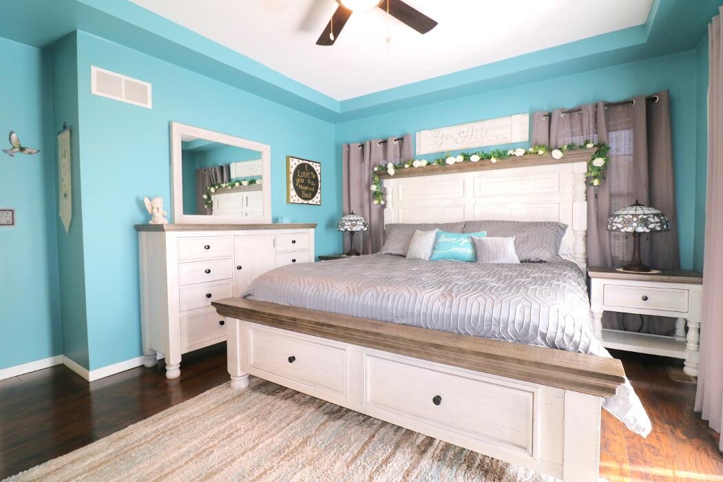 Images Frank Van Dresser Team: RE/MAX Quality Realty