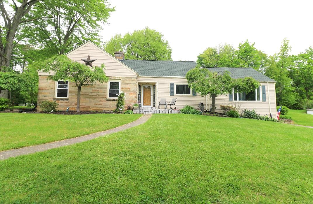 Images Frank Van Dresser Team: RE/MAX Quality Realty