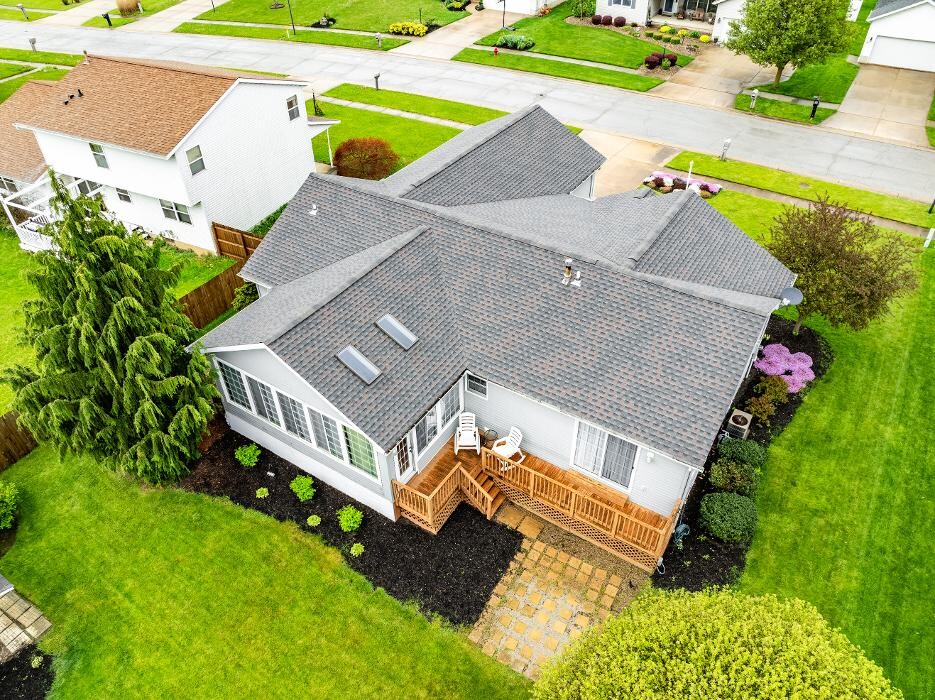 Images Frank Van Dresser Team: RE/MAX Quality Realty