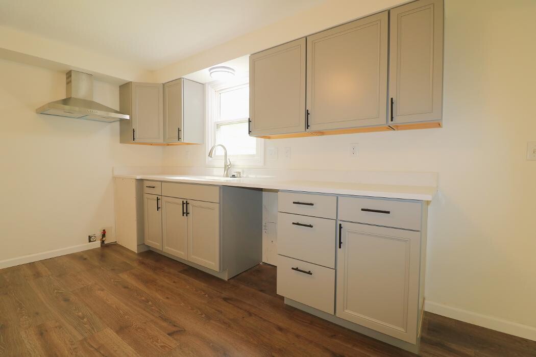 Images Frank Van Dresser Team: RE/MAX Quality Realty