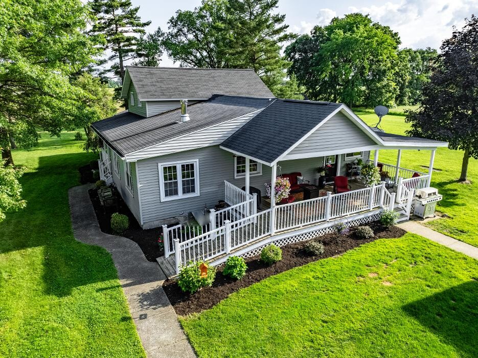 Images Frank Van Dresser Team: RE/MAX Quality Realty