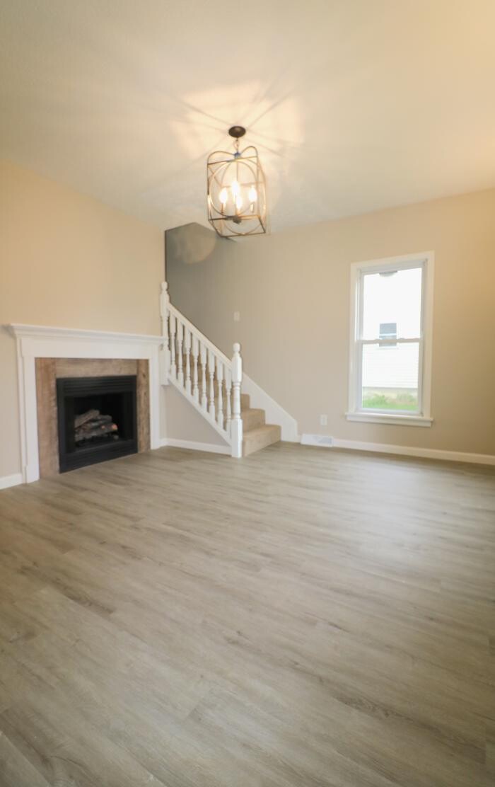 Images Frank Van Dresser Team: RE/MAX Quality Realty