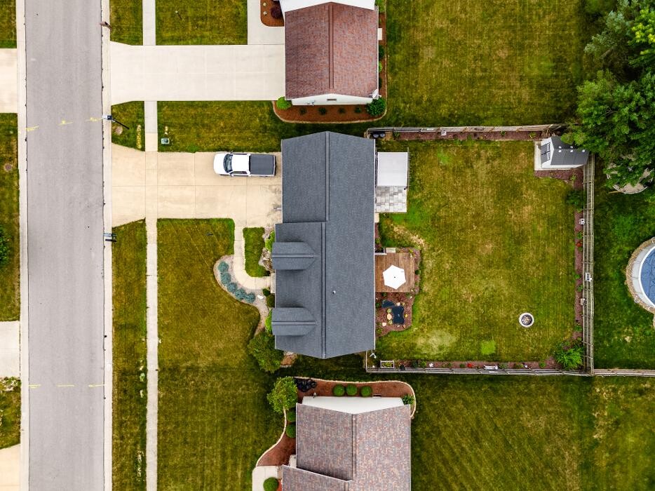 Images Frank Van Dresser Team: RE/MAX Quality Realty