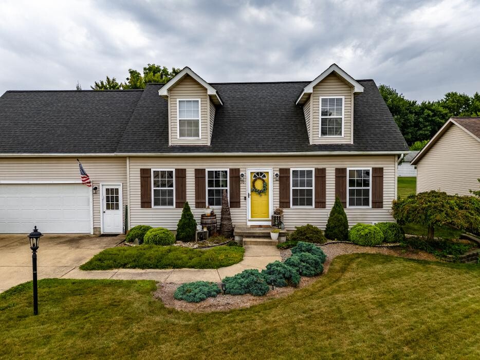 Images Frank Van Dresser Team: RE/MAX Quality Realty