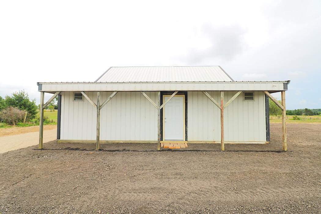 Images Frank Van Dresser Team: RE/MAX Quality Realty