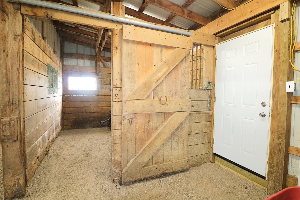 Images Frank Van Dresser Team: RE/MAX Quality Realty