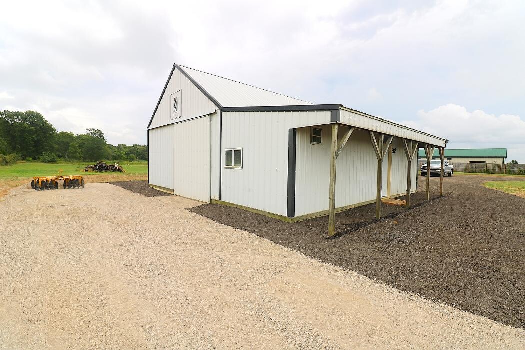 Images Frank Van Dresser Team: RE/MAX Quality Realty