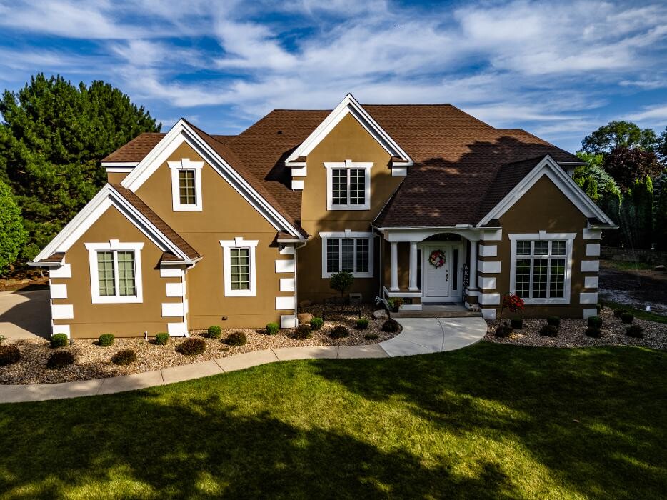 Images Frank Van Dresser Team: RE/MAX Quality Realty