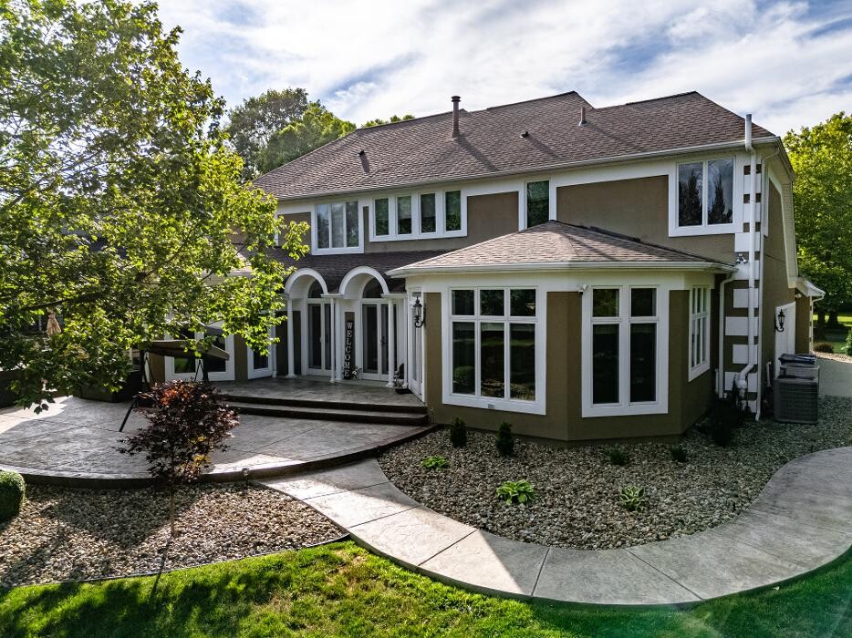 Images Frank Van Dresser Team: RE/MAX Quality Realty