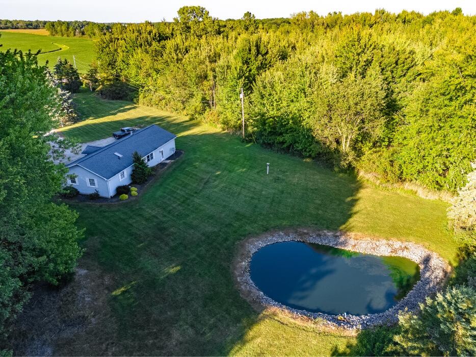 Images Frank Van Dresser Team: RE/MAX Quality Realty