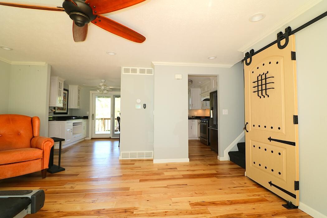 Images Frank Van Dresser Team: RE/MAX Quality Realty