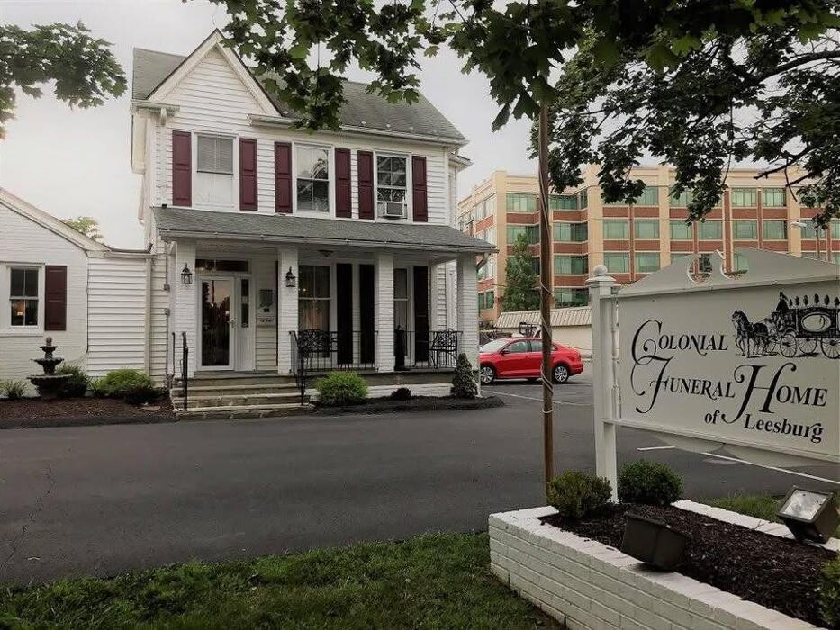 Images Colonial Funeral Home of Leesburg